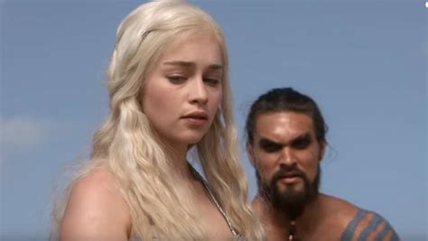 „game Of Thrones“ Emilia Clarke Und Jason Momoa Feiern