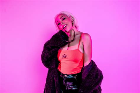 doja cat s hot pink is her reintroduction to world it s more aware