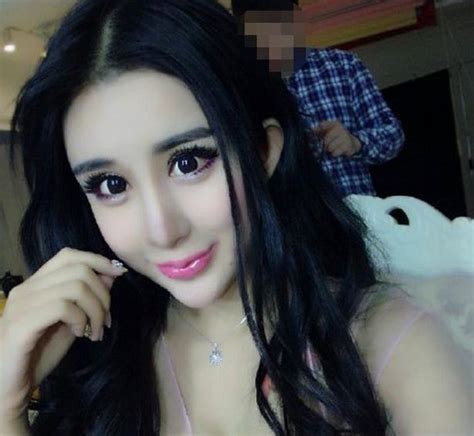 this desperate 15 year old girl tried to win back her bae by getting major plastic surgery