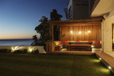 ways  create   relaxing backyard