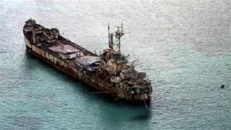 philippines reinforcing  navy ship  spratlys