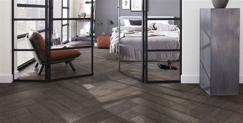 donkere houten vloeren vind je bij bruynzeel home products