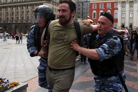 russia fallisce ancora il gay pride di mosca scontri e arresti la manifestazione non era