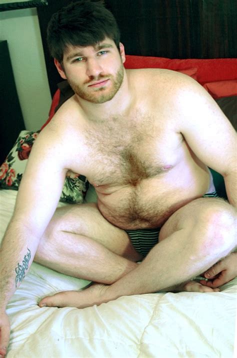 photos husky hunks prove that sexy comes in every size queerty