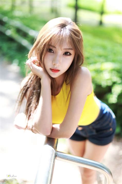 Mina Outdoors Photo Shoot ~ Cute Girl Asian Girl
