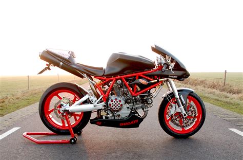 dit  de gaafste custom ducati  nederland motorfansnl