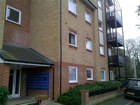 2 bedroom flat to rent in vespasian road southampton so18