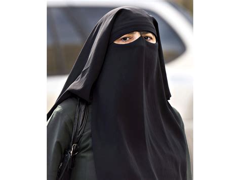Two Quebec Muslim Women Accuse Kathleen Wynne Of Burka