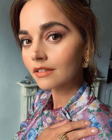 queen jenna coleman doctor who jenna louise coleman clara oswald