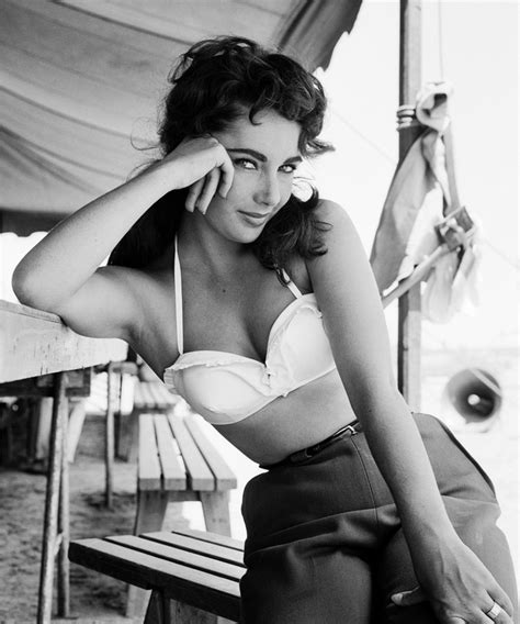 rare photos of elizabeth taylor on display at london s getty images gallery