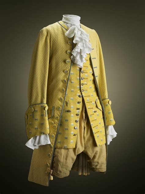 century mans yellow coat eme siecle justaucorps jaune  parements brodes costume
