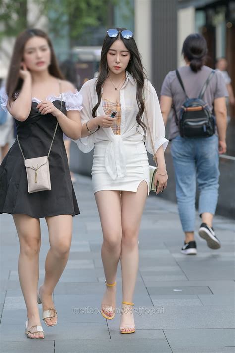 Pin By June On 우아 In 2022 Girls In Mini Skirts Fashion Pretty Legs