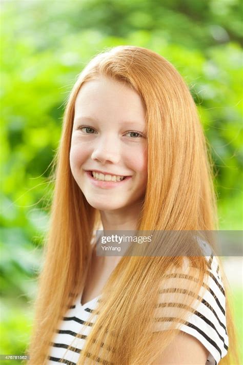 jeune caucasien teen fille avec portrait de rousse cheveux blonds photo