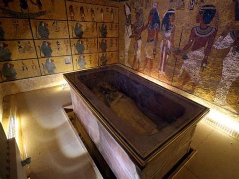 secret chamber found inside king tut s famous tomb may