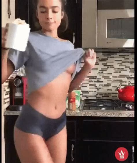 Sommer Ray Nipple Slip 1 Pic 1  Sexy Youtubers