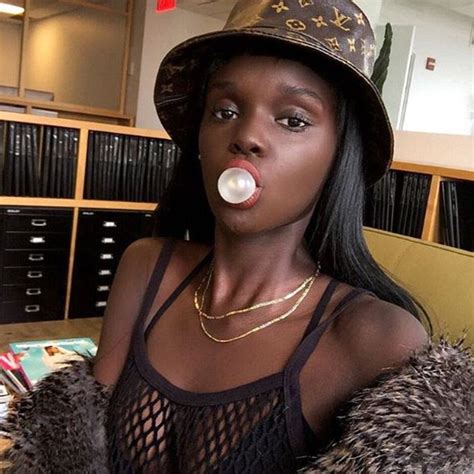 duckie thot poses for stunning selfie to celebrate landing in australia for christmas daily