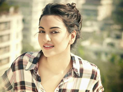 sonakshi sinha biography and cute new photos 2014 world cute celebrities information