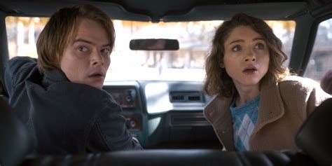 Stranger Things Nancy And Jonathan Actors Appear To Be Dating In