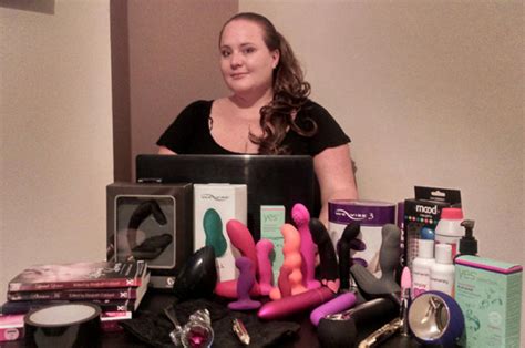 Sex Toy Tester Earns £3 000 Reviewing Vibrators Dildos And Jiggle