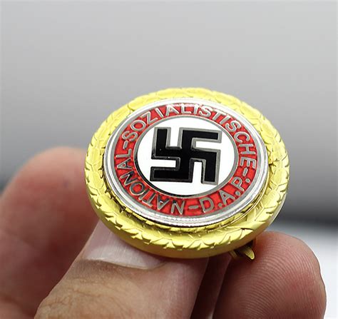 Nazi Party Badge In Gold Large Version Party And Sport Badges Ww2 German