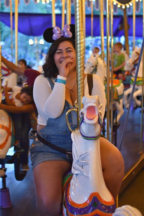 Plus Size Guide To A Picking What To Wear To Disneyland Biancakarina