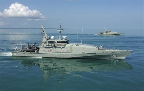 naval analyses armidale class patrol boats   royal australian navy