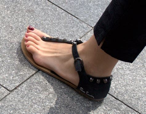 Candid Turkish Girls Feet Very Pretty Black Sandal Feet Of Turkish
