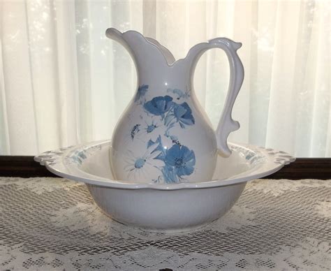 vintage wash basin  pitcher set royal haeger pottery bowl  xxx