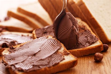 photo delicious chocolate cream   toast