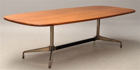 charles eames tisch aus nussbaum modell segmented table