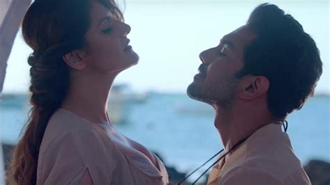 Zareen Khans 9 Hot And Seductive Pics From Aksar 2 Will Take Your Breath