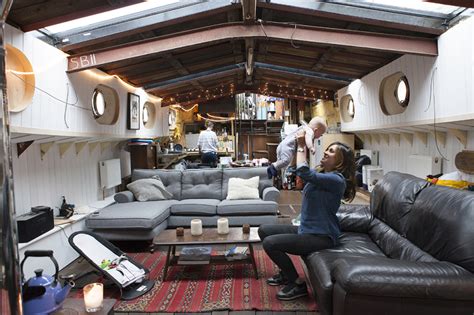 What It S Like To Live In A Houseboat On The River Thames