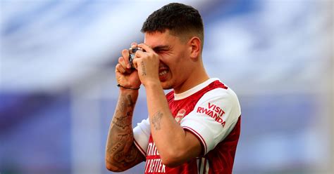 arsenal defender hector bellerin announces he is now a