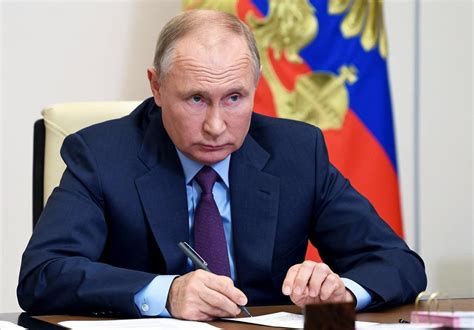Putin Signs Law Allowing Him 2 More Terms As Russia S Leader Citynews