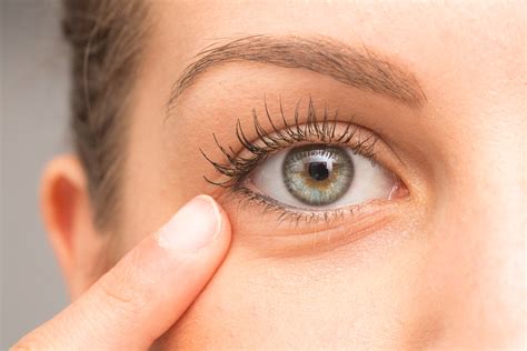sunken eyes      vargas face  skin center