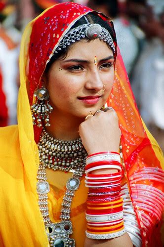 Costumes Of Rajasthan Womens Attire Rajasthani Women Wear… Flickr