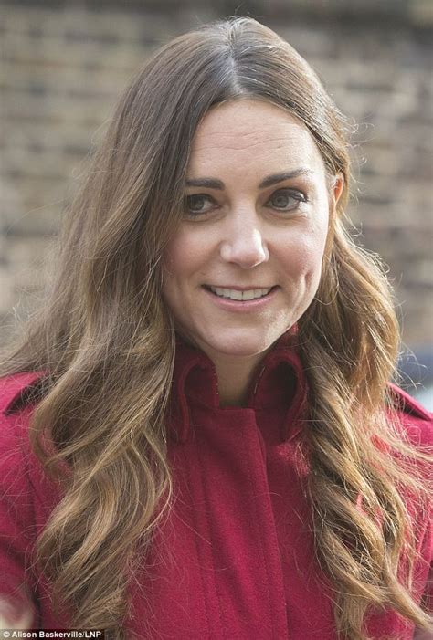 kate middleton has grey hair wrinkles is a real live girl