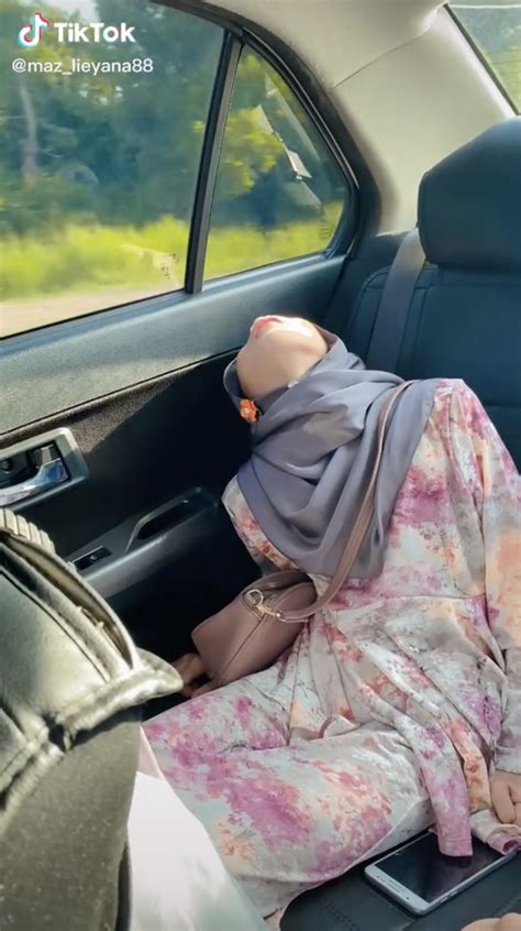 [video] “penat Sangat Tu” Gaya Perempuan Tidur Dalam Kereta Ini Buat