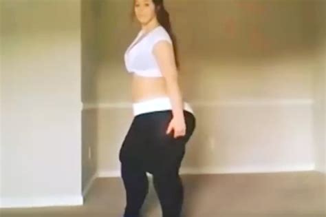 Instagram Star Raylynn Shows Off Her 70 Inch Bum In Viral
