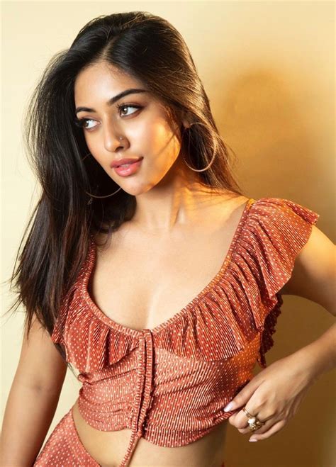 [105 ] Anu Emmanuel Hot Hd Photos And Wallpapers For Mobile