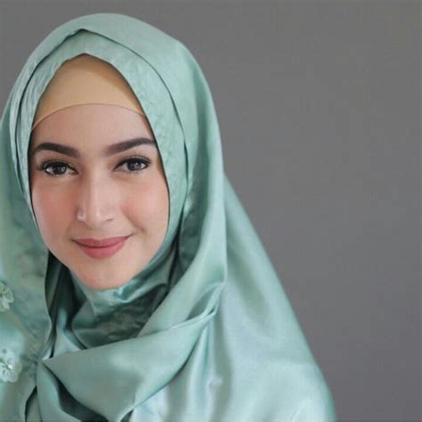 Bikin Hati Adem 9 Pesona Nabila Syakieb Dalam Balutan Hijab