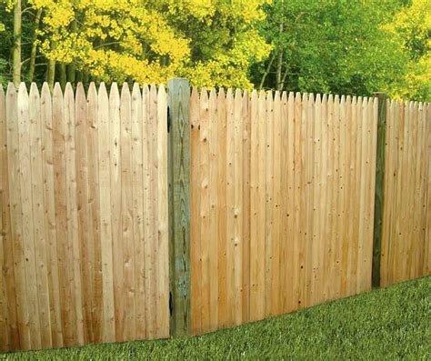 cedar custom  stockade wood fence   good day fence