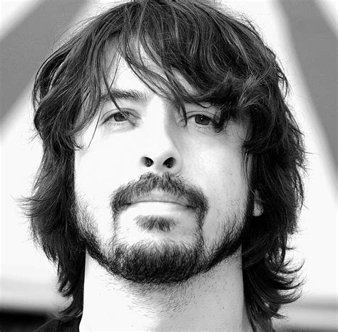 dave grohl stops  fight  foo fighters show