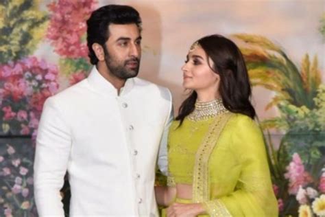 ‘i’ll Drop You Off’ Ranbir Kapoor Asks Girlfriend Alia Bhatt In This