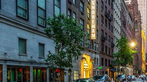 shoreham hotel  midtown manhattan sold  private buyer  york