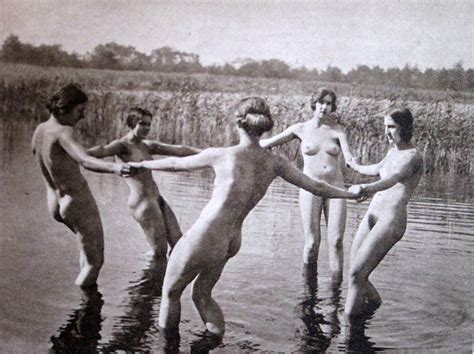 nazi jewish women stripped naked