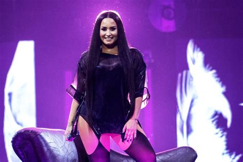 demi lovato tapped to sing the national anthem at super
