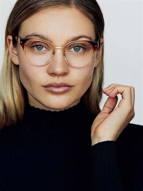 eyeglass styles 2024 ultimate guide to trends and classic eyewear
