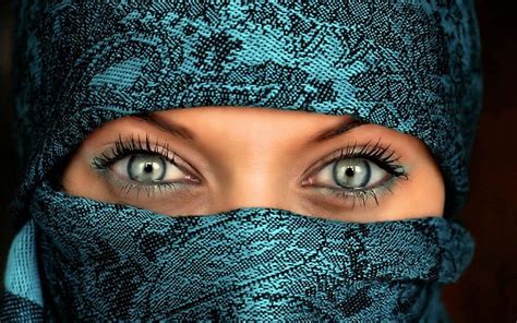 beautiful muslim women beautiful eyes with hijab hd wallpapers beautiful eyes eyes wallpaper