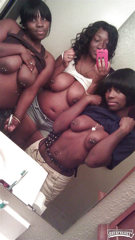 fine black girls taking selfies at shesfreaky